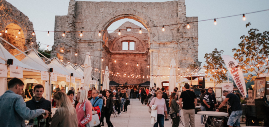 Grad umjetnosti, vina i prekrasnog pogleda na Kvarner